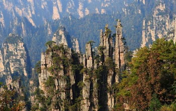 長沙出發到黃龍洞、張家界森林公園、天門山仙山、鳳凰五日游